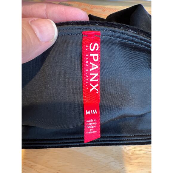 Spanx Velvet Leggings in Black Women's M - Picture 9 of 13